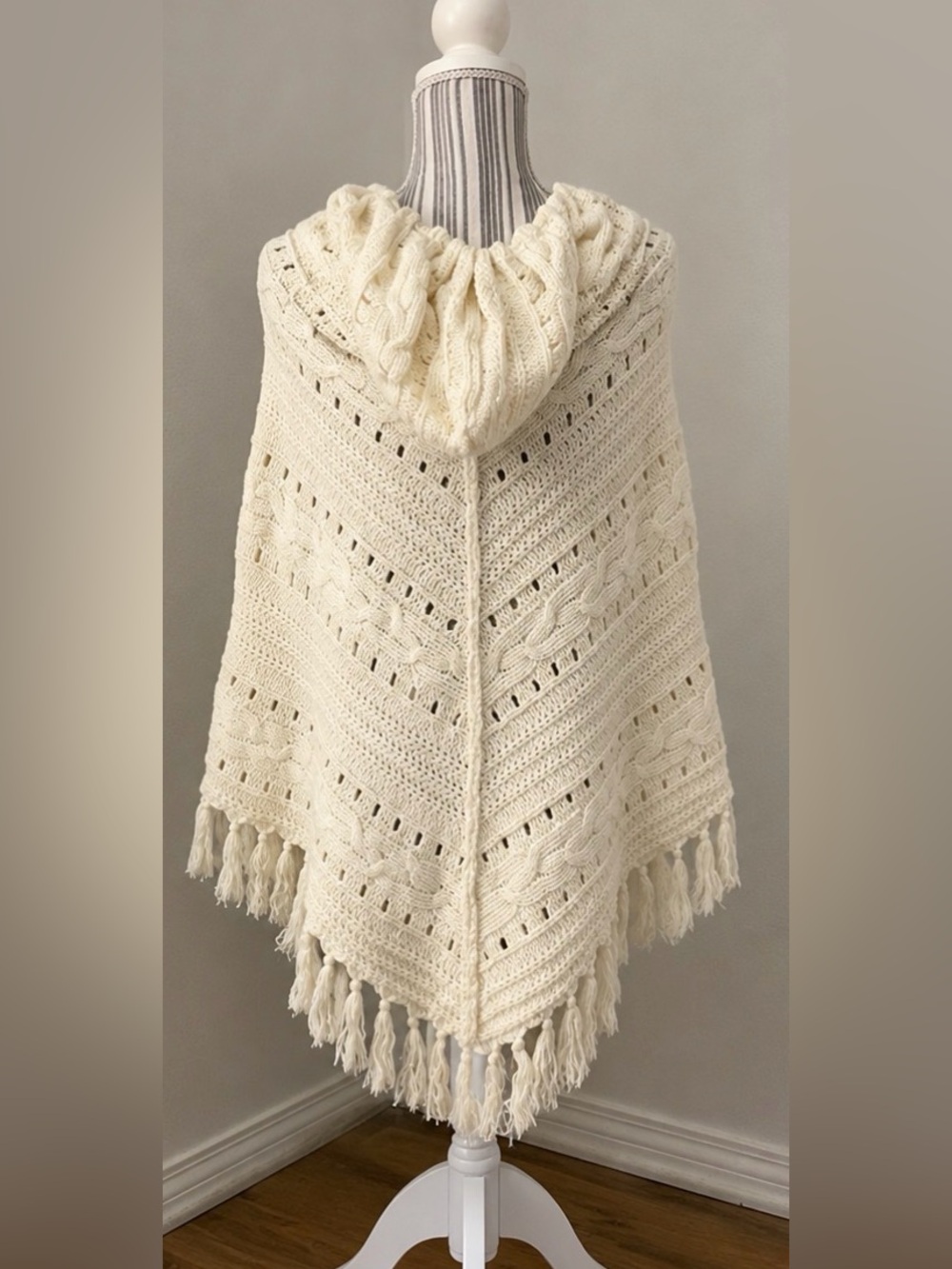 Poncho Sweeter - Picture 3 of 8